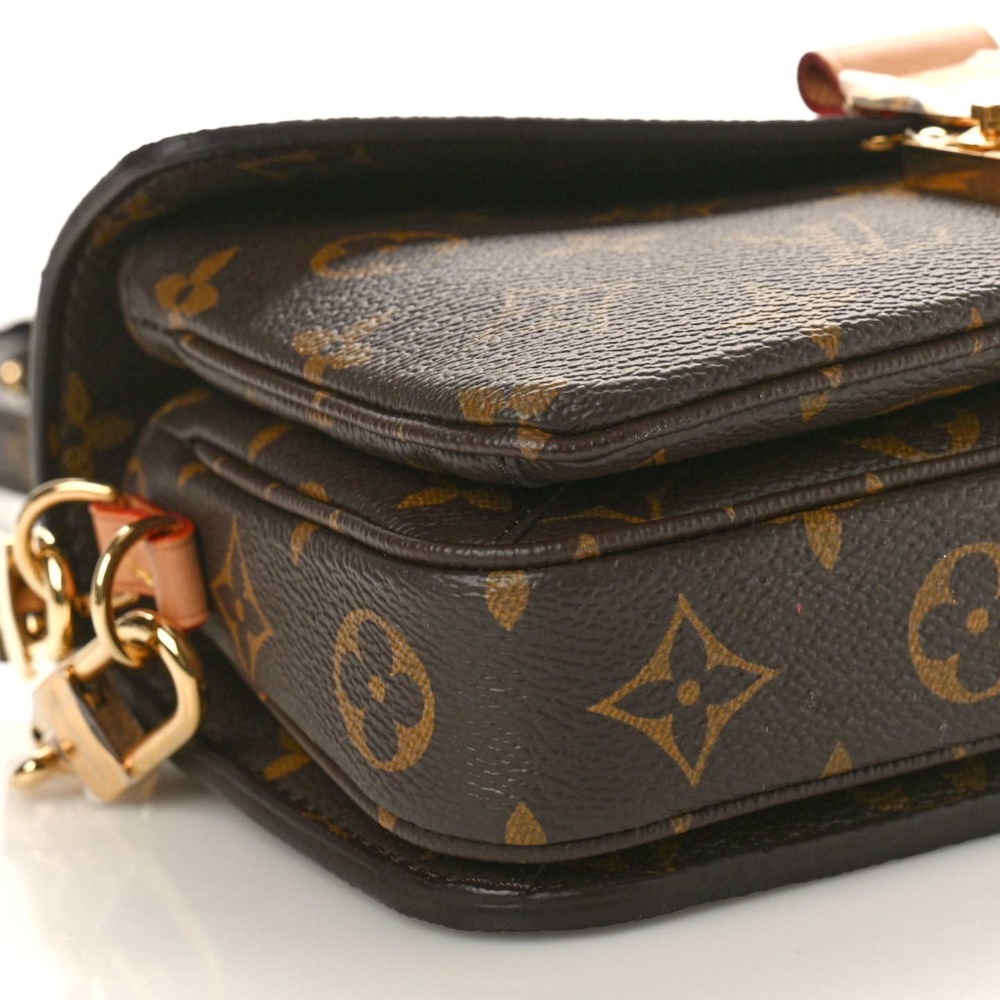 Monogram Pochette Metis East West