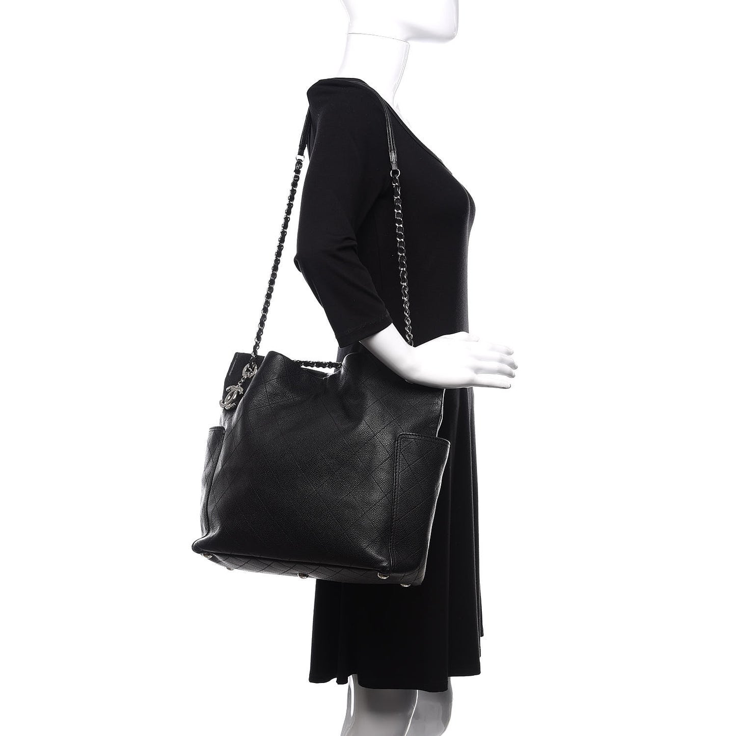 Caviar Stitched Medium CC Pocket Hobo Black