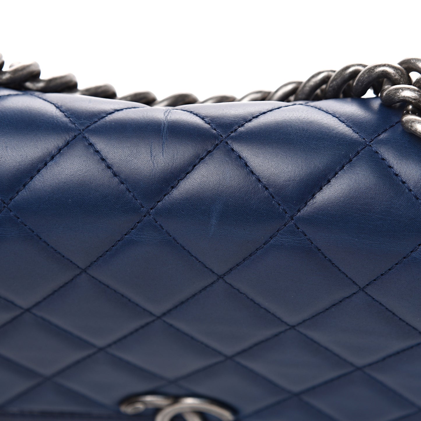 Caviar Iridescent Calfskin Quilted Medium Daily Carry Messenger Navy
