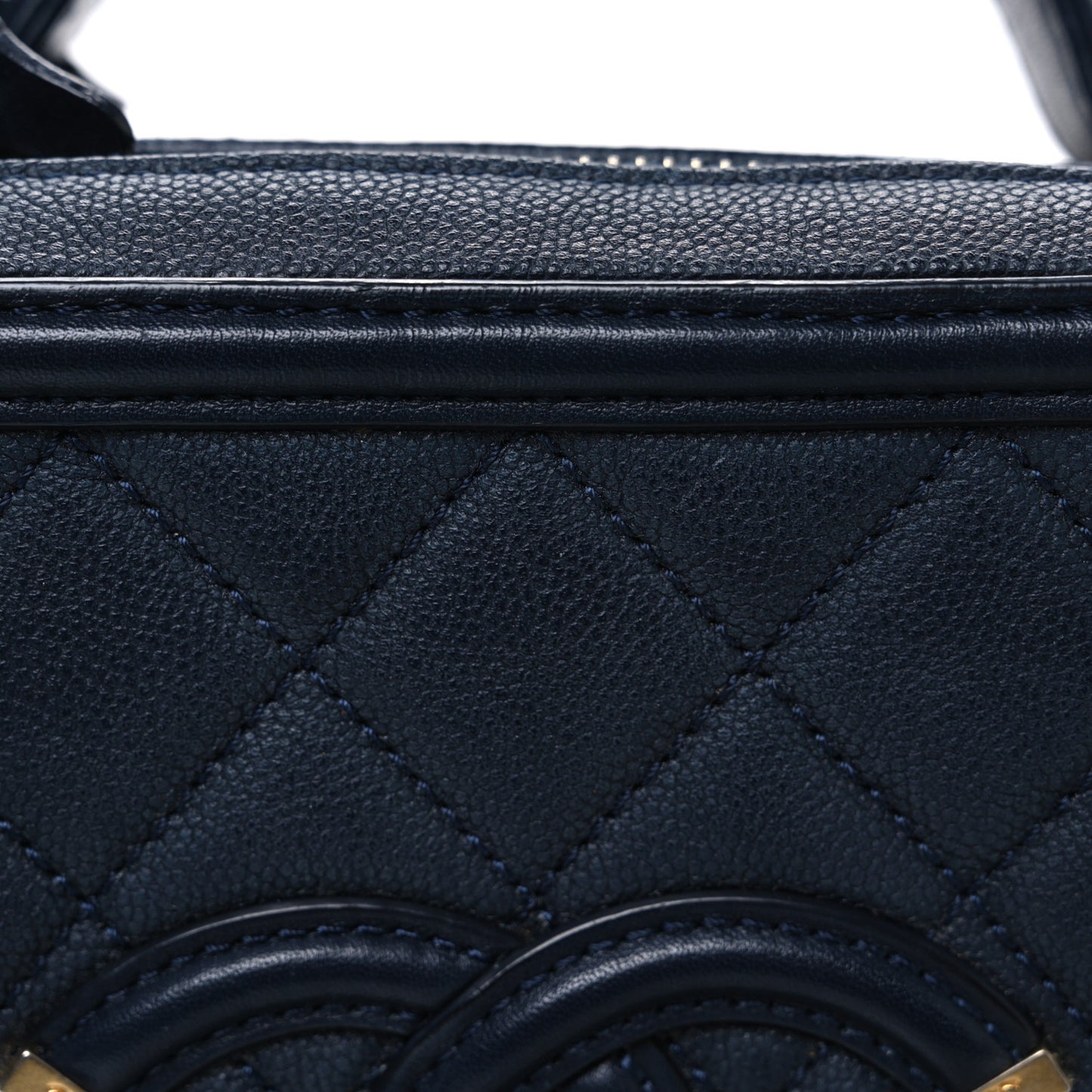 Caviar Quilted Medium CC Filigree Vanity Case Navy