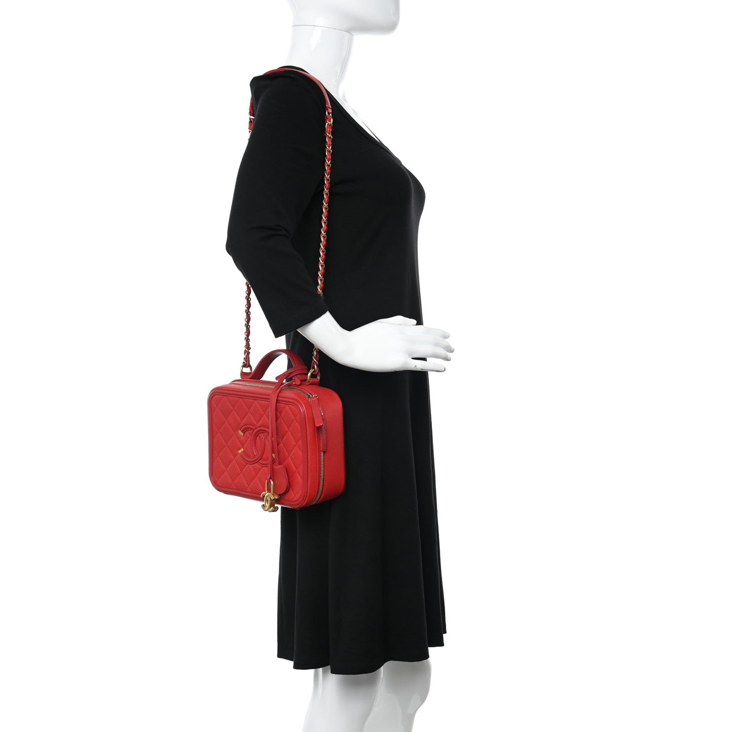Caviar Quilted Medium CC Filigree Vanity Case Red