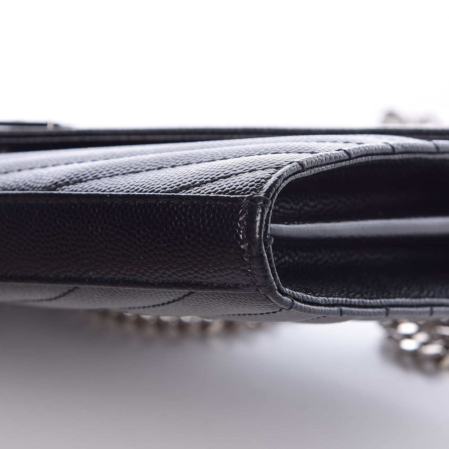 Grain De Poudre Matelasse Chevron Medium Monogram Chain Wallet Black