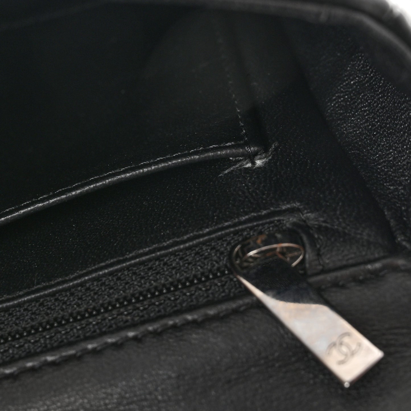 Lambskin Quilting Enchained Medium Flap Black
