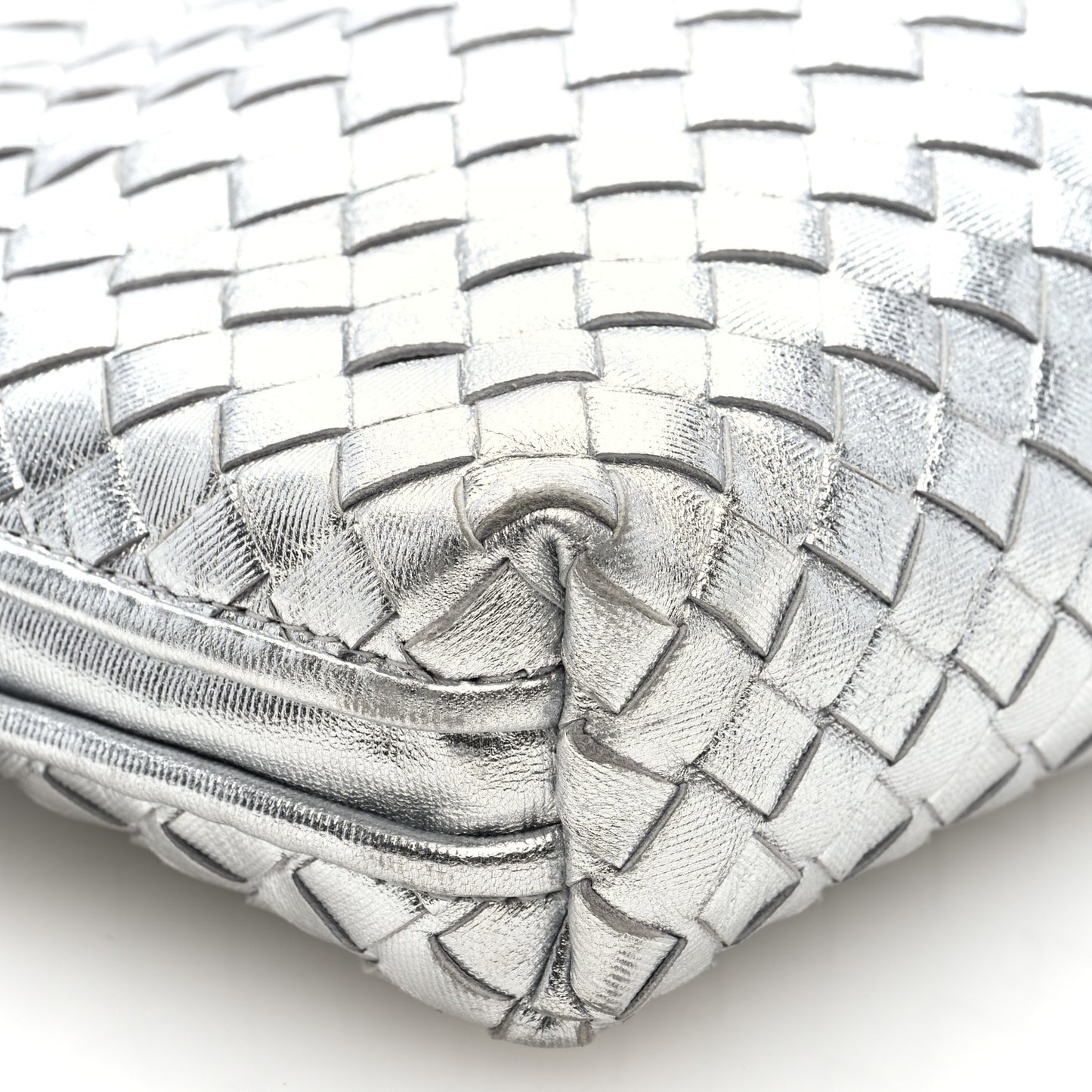 Metallic Nappa Intrecciato Nodini Crossbody Messenger Silver