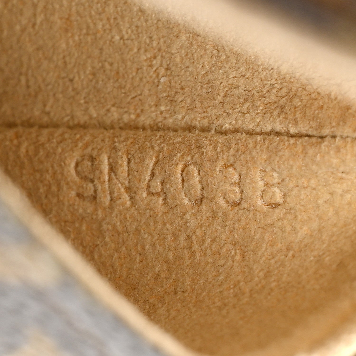 Louis Vuitton Monogram Phone Case MM 5 of 13