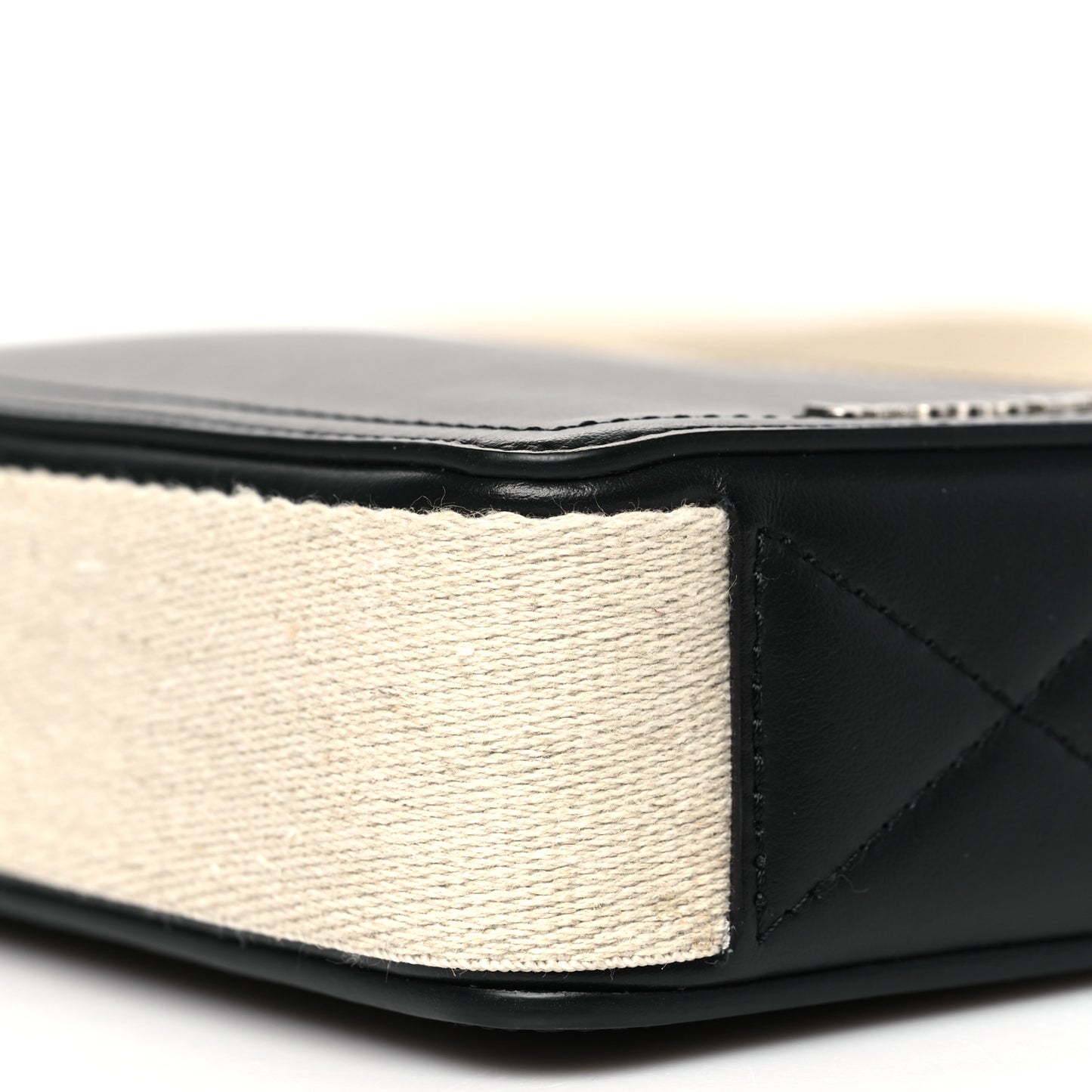 Smooth Calfskin Le Cuerda Vertical Black