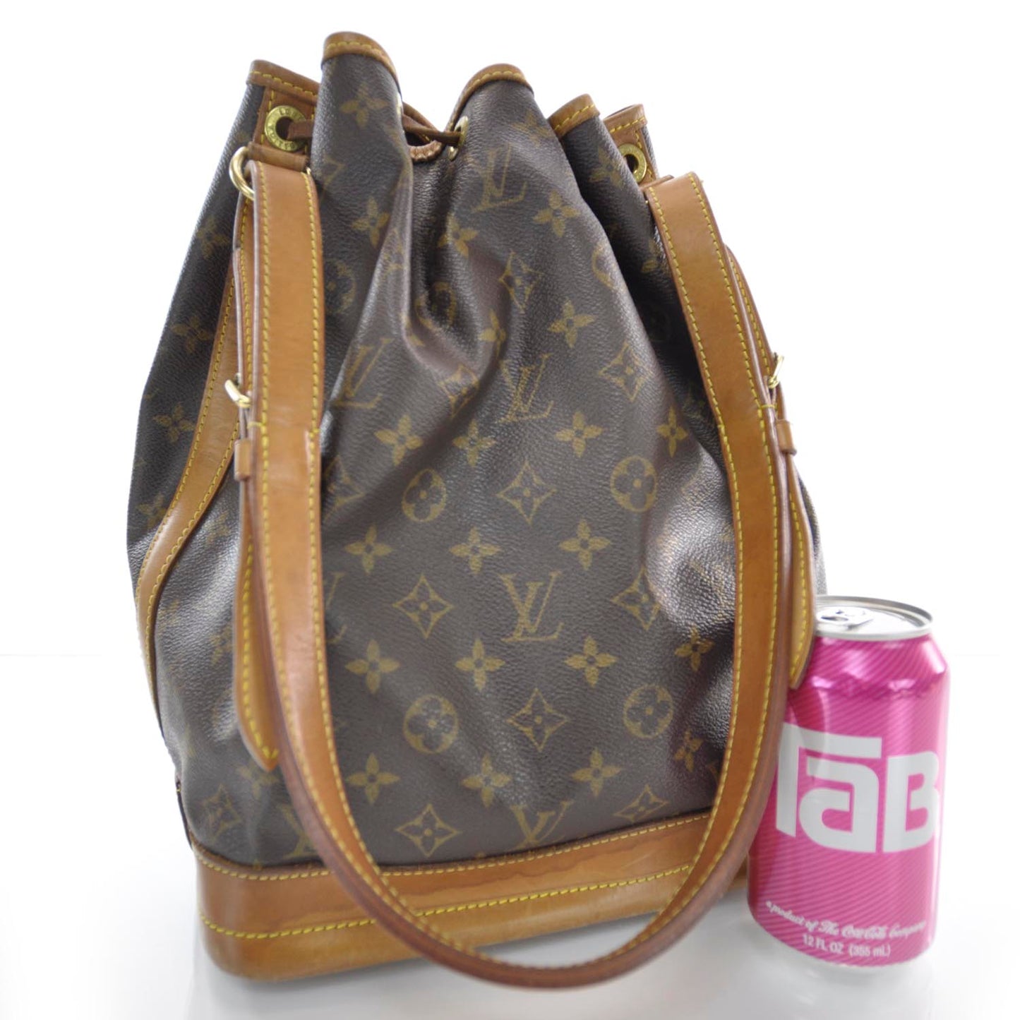Monogram Noe