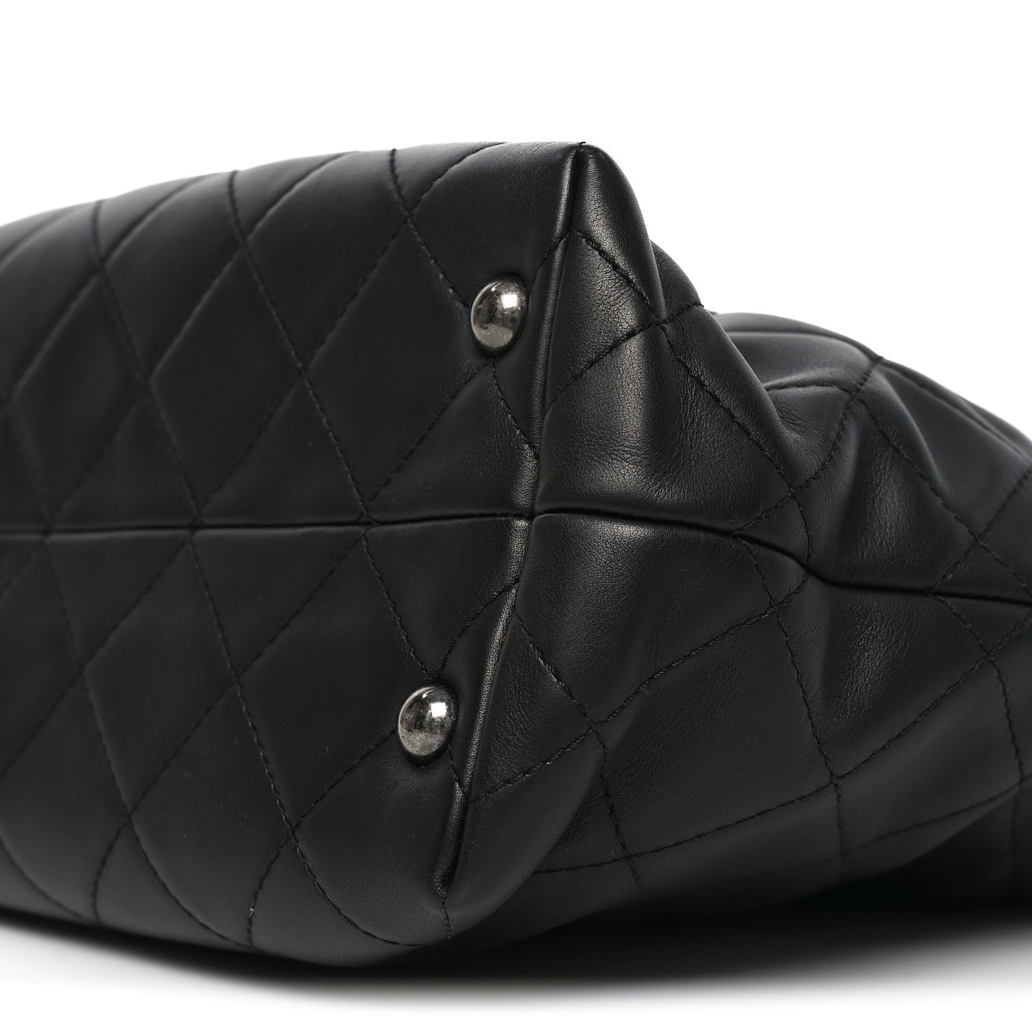 Calfskin Quilted Large Shopping In Chains Tote Black