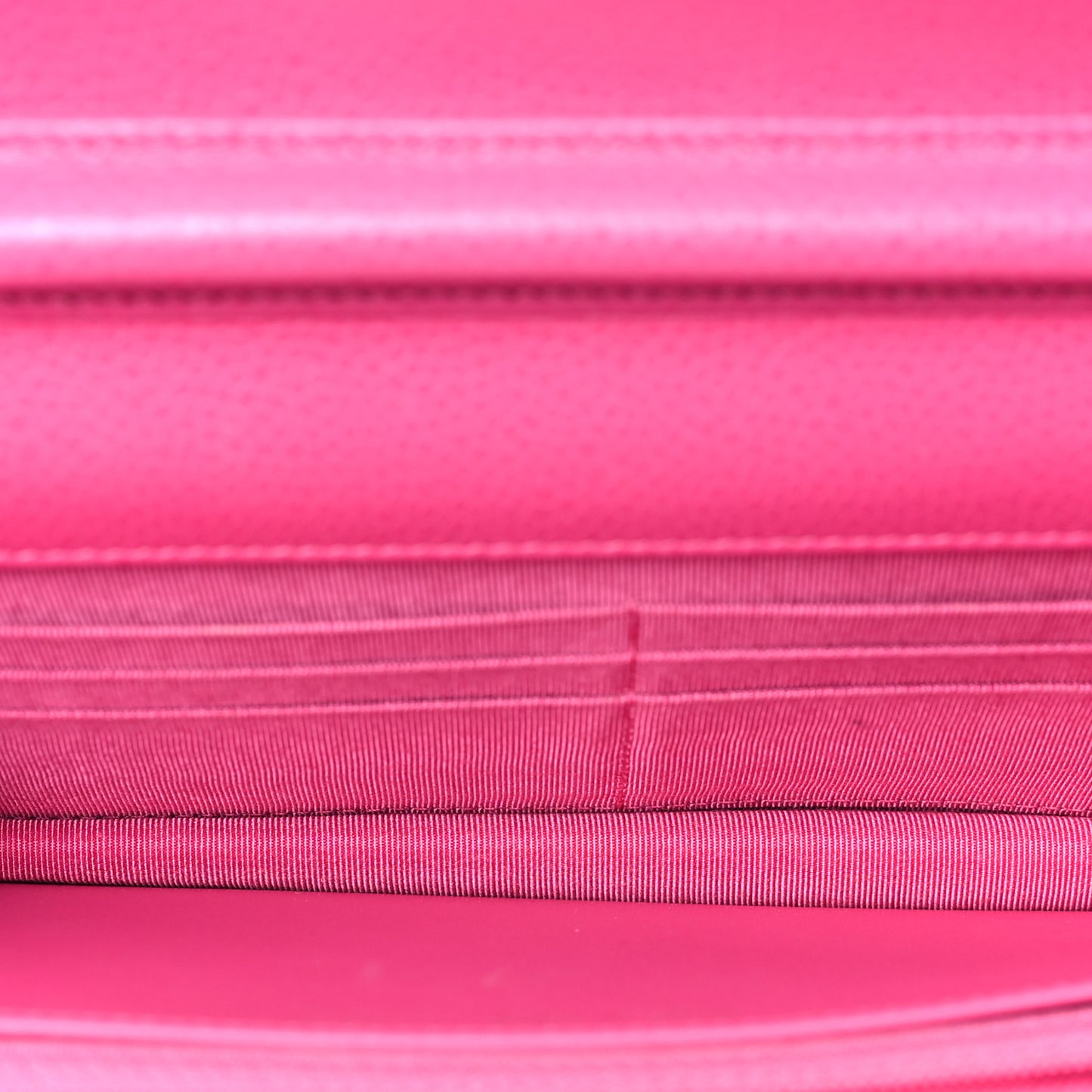 Caviar Quilted Wallet on Chain WOC Fuchsia