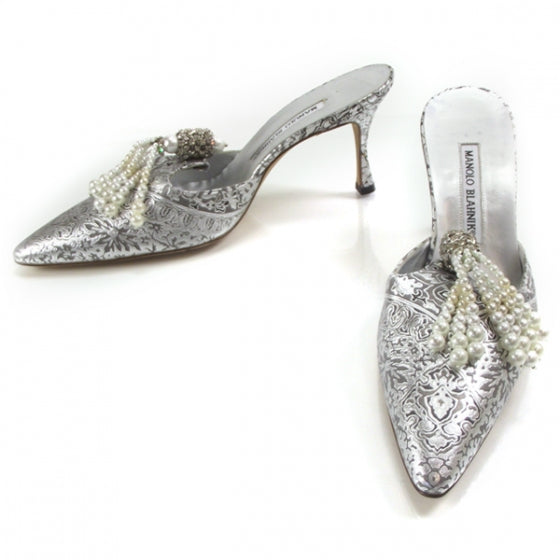 FASHIONPHILE MANOLOBLAHNIKLeatherSilverLacePumps38 1 of 8