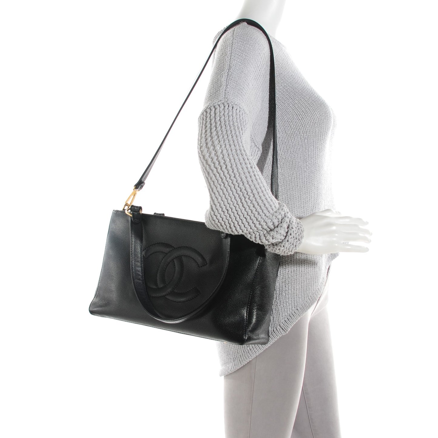 Caviar Timeless CC Shoulder Bag Black