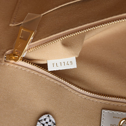 Louis Vuitton Monogram Giant Onthego GM Kaki Beige 6 of 9