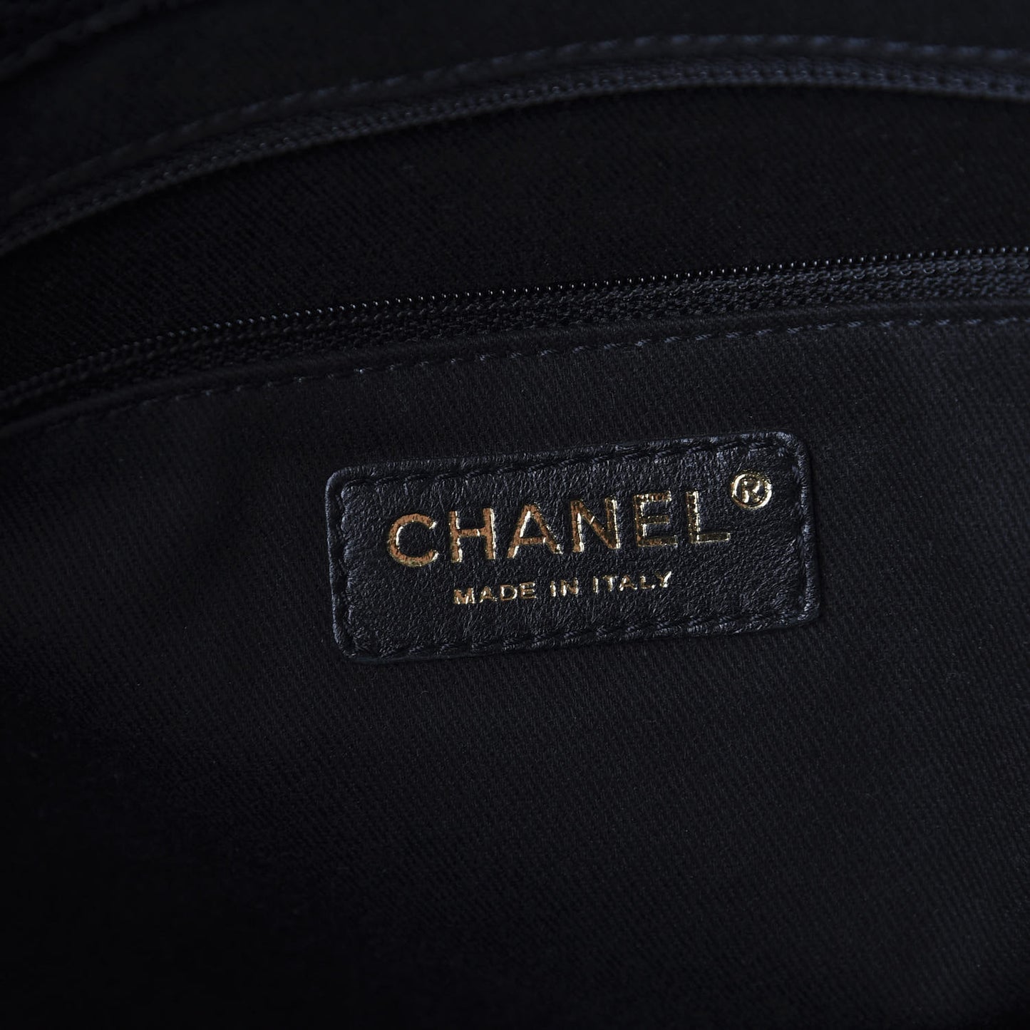 Crumpled Grained Calfskin Medium Coco Pleats Messenger Flap Black