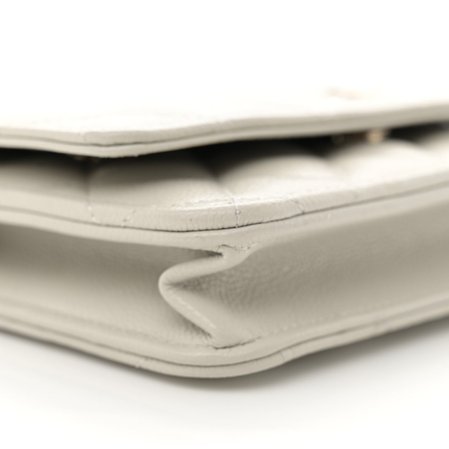 Caviar Quilted Wallet On Chain WOC Light Grey