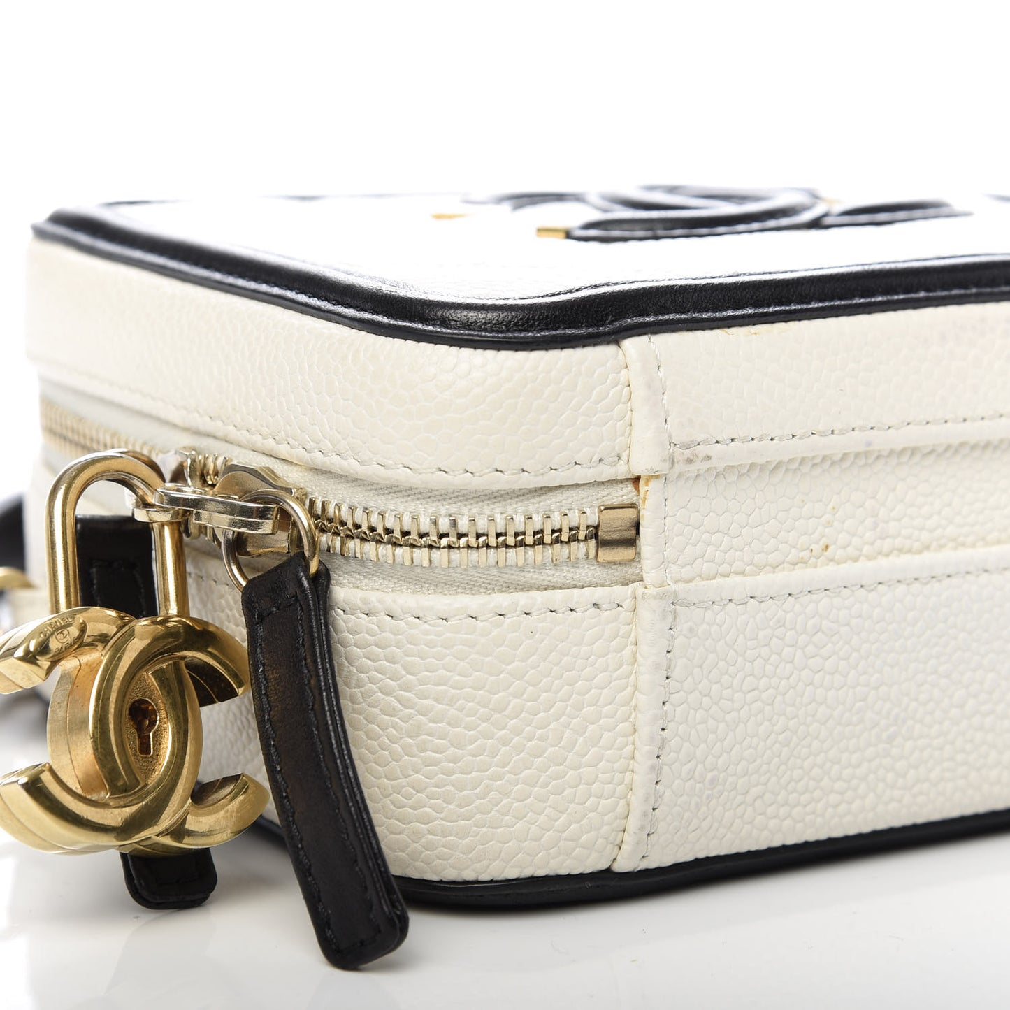 Caviar Quilted Small CC Filigree Vanity Case White Black
