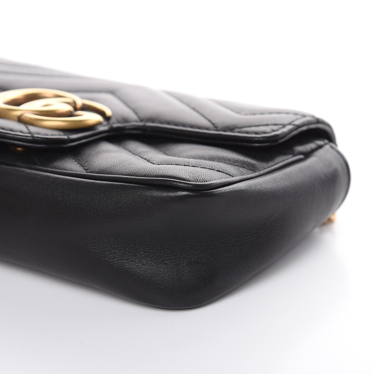 Calfskin Matelasse Super Mini GG Marmont Shoulder Bag Black