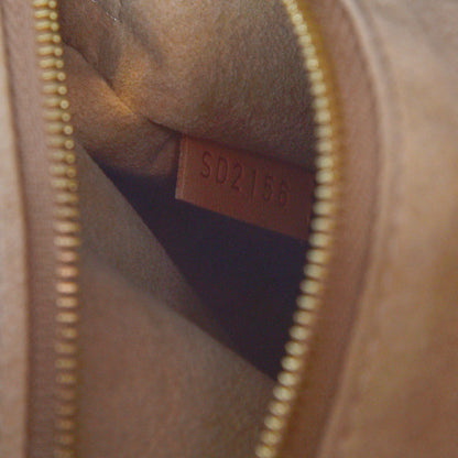 Louis Vuitton Monogram Artsy MM 8 of 10