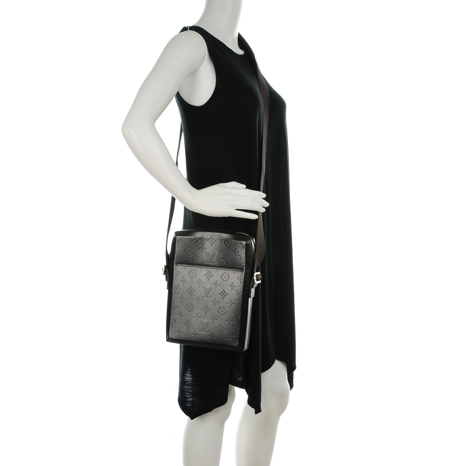 Louis Vuitton Monogram Glace Bobby Cafe 2 of 8