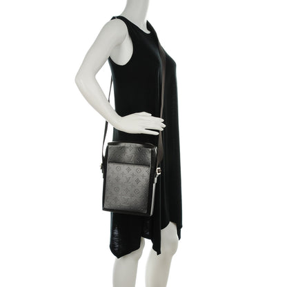 Louis Vuitton Monogram Glace Bobby Cafe 2 of 8