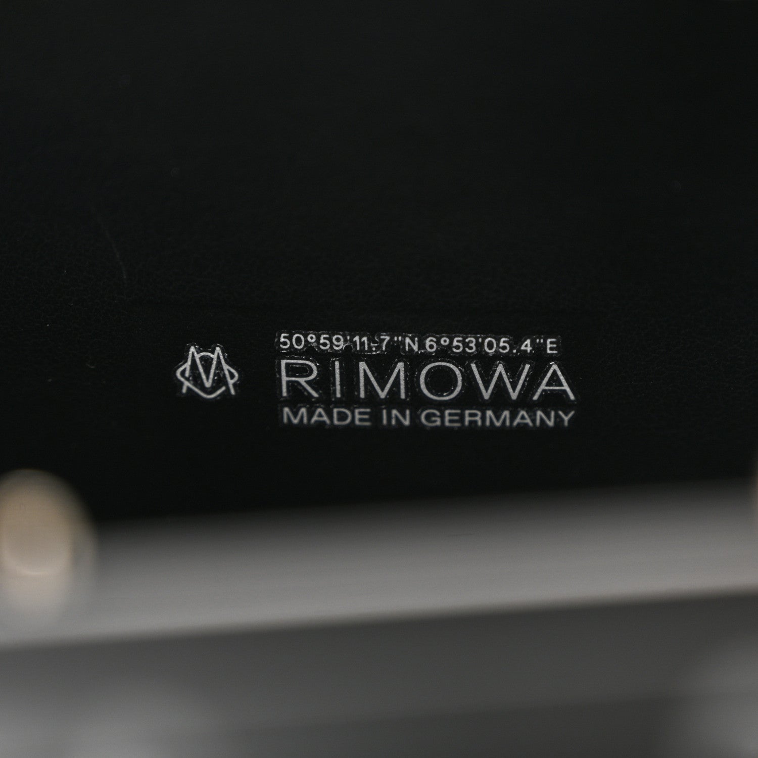 Rimowa Matte Aluminum Crossbody 19 Cross-Body Bag Black 6 of 9