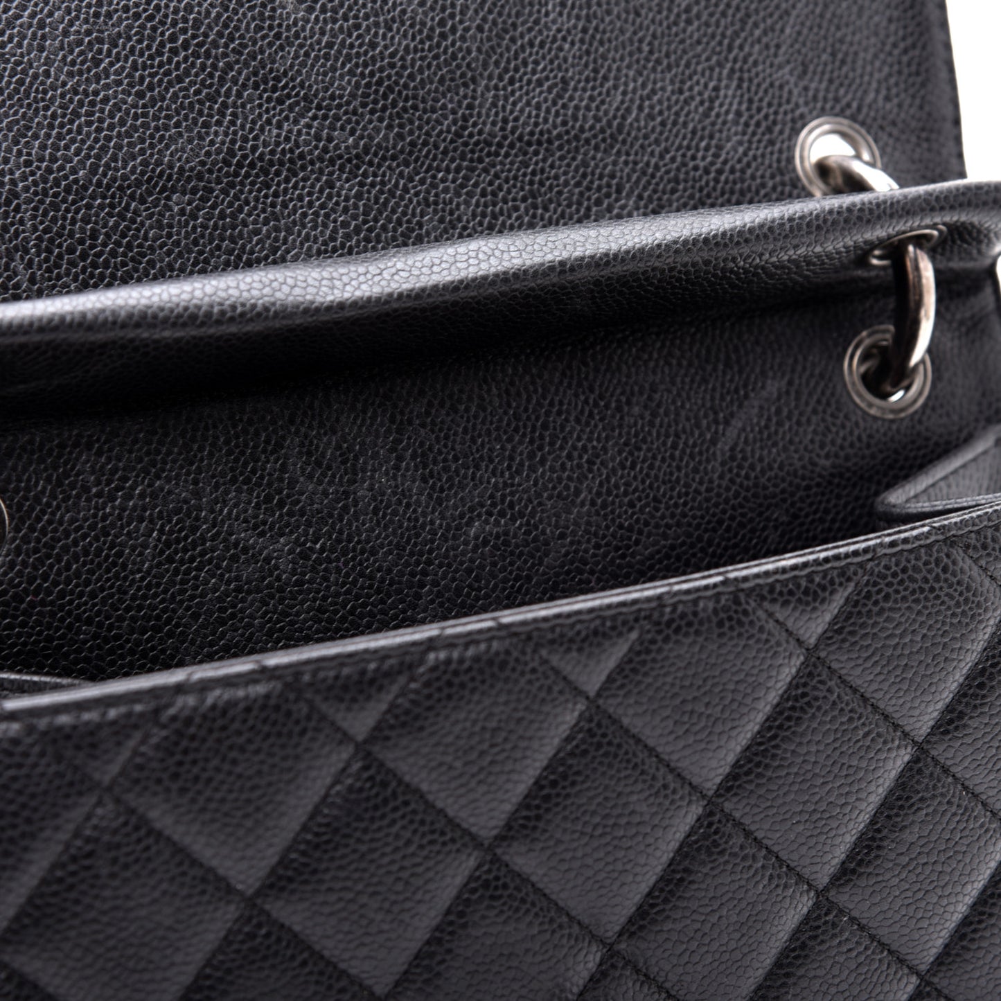 Caviar Quilted Medium Retro Class Flap Black