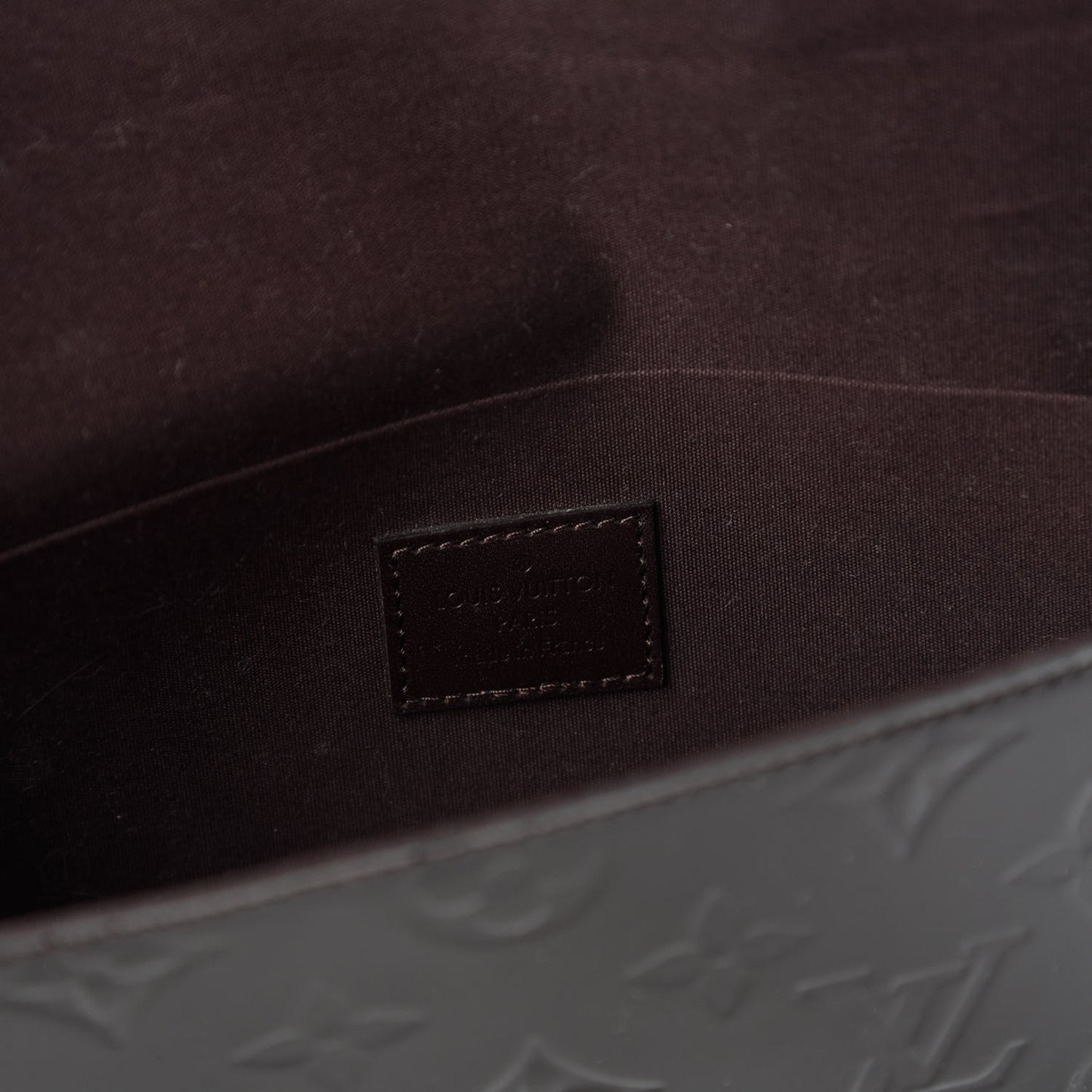 Vernis Pochette Felicie Chain Wallet Amarante