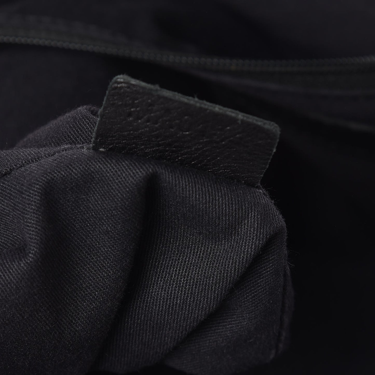 Calfskin Medium Nightingale Black