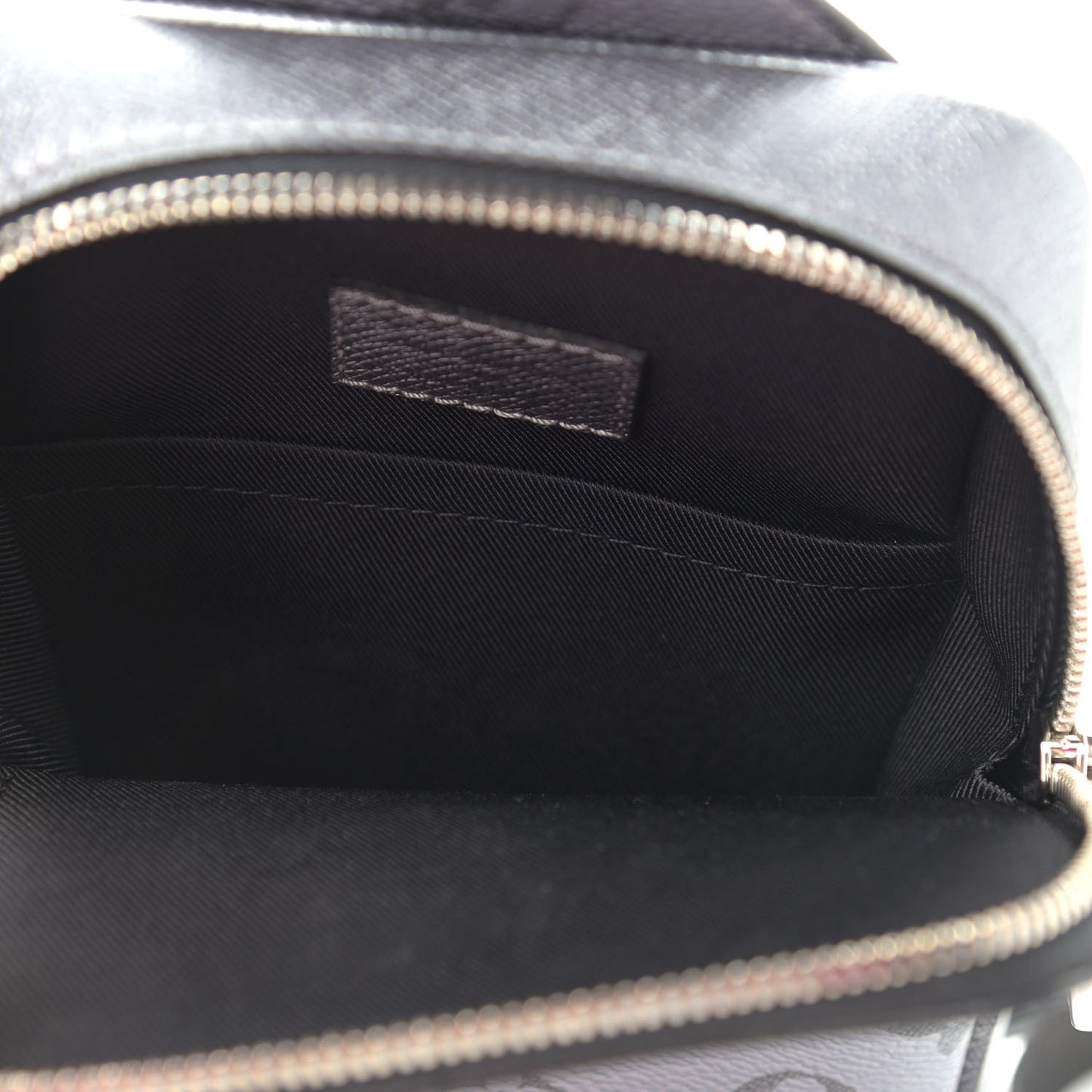 Taigarama Outdoor Slingbag Gunmetal Silver