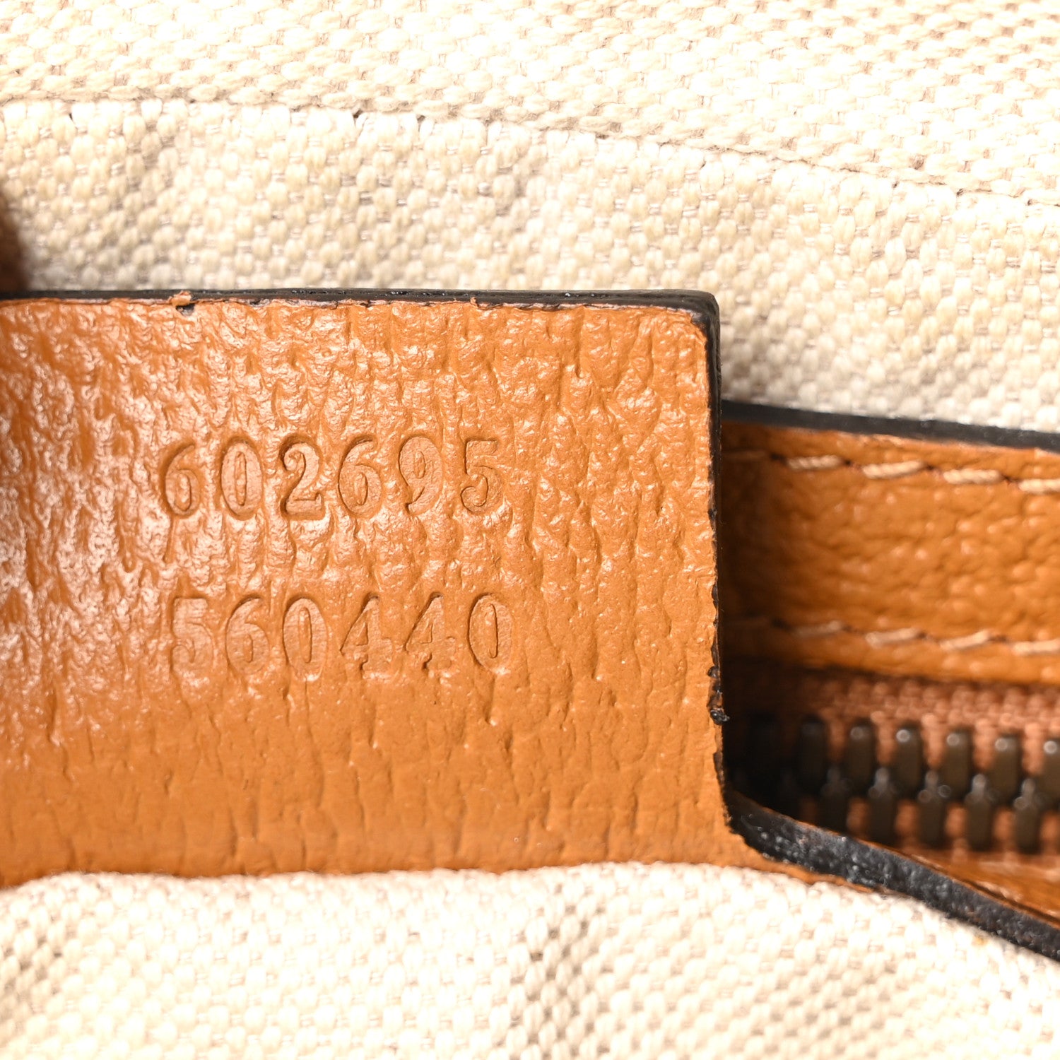 Gucci X DISNEY Mini Vintage GG Supreme Monogram Mickey Mouse Small Belt Bag 80 32 Beige Vintage Sun Oil 6 of 9