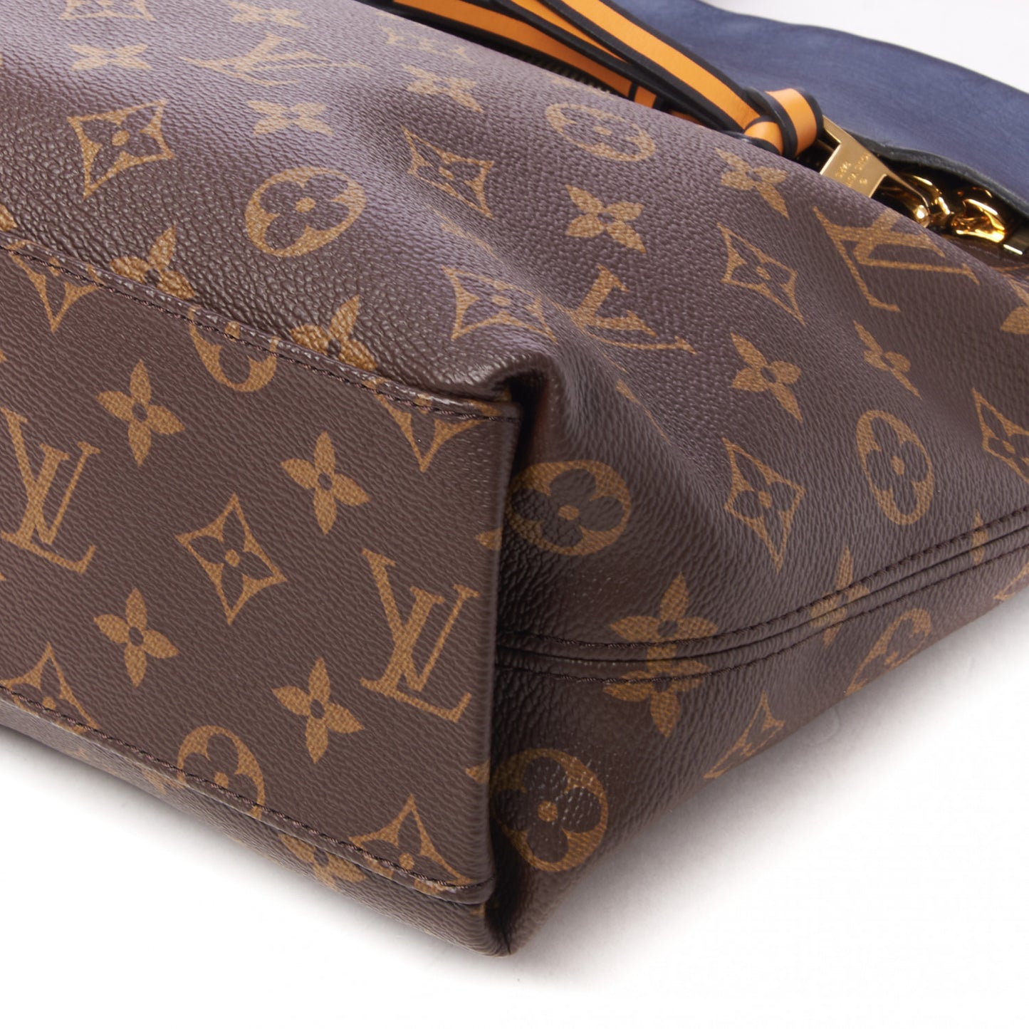 Monogram Tuileries Besace Marine Bordeaux