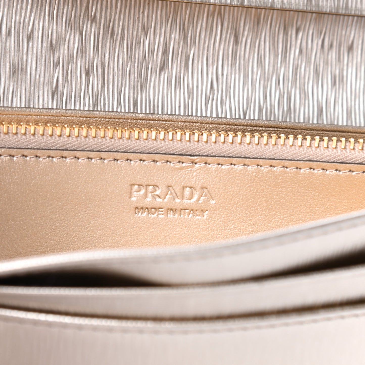 Vitello Move Continental Flap Travel Wallet Pirite