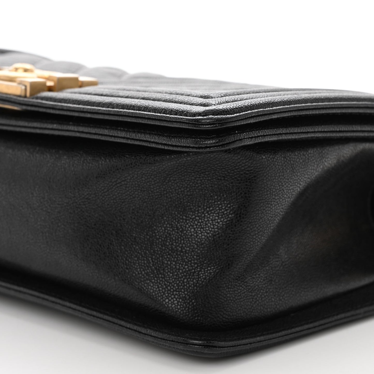 Caviar Chevron Quilted Medium Boy Flap Black