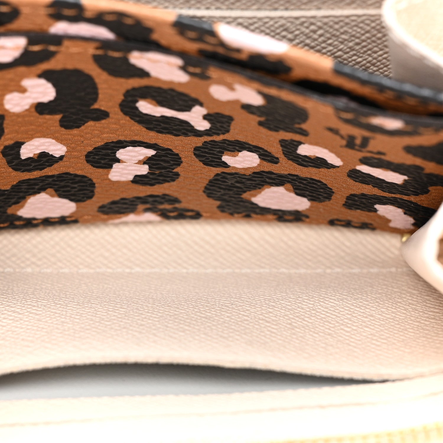 Louis Vuitton Monogram Giant Wild At Heart Zippy Coin Purse Creme 6 of 10