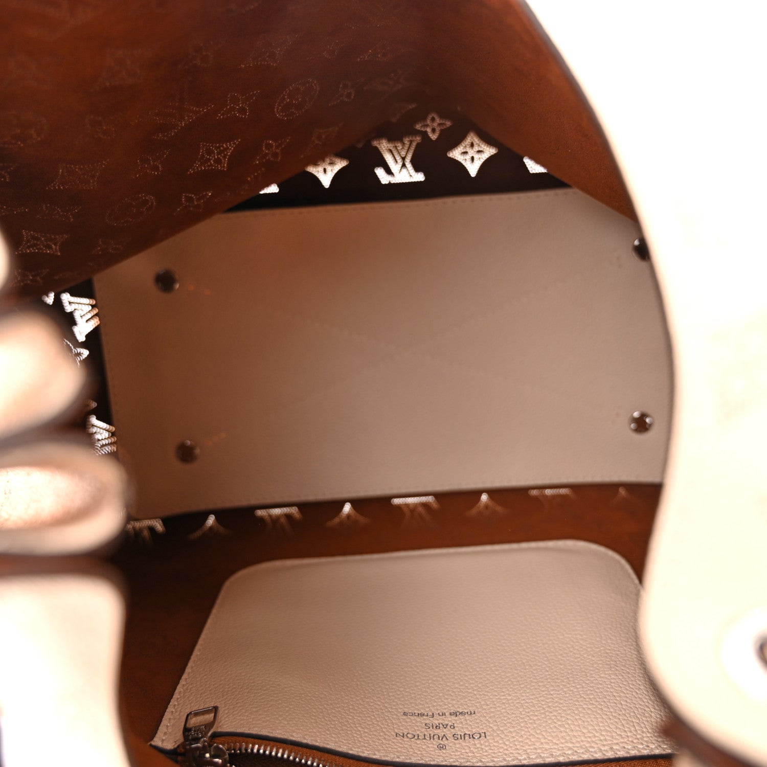 Louis Vuitton Mahina Carmel Hobo Creme 5 of 11