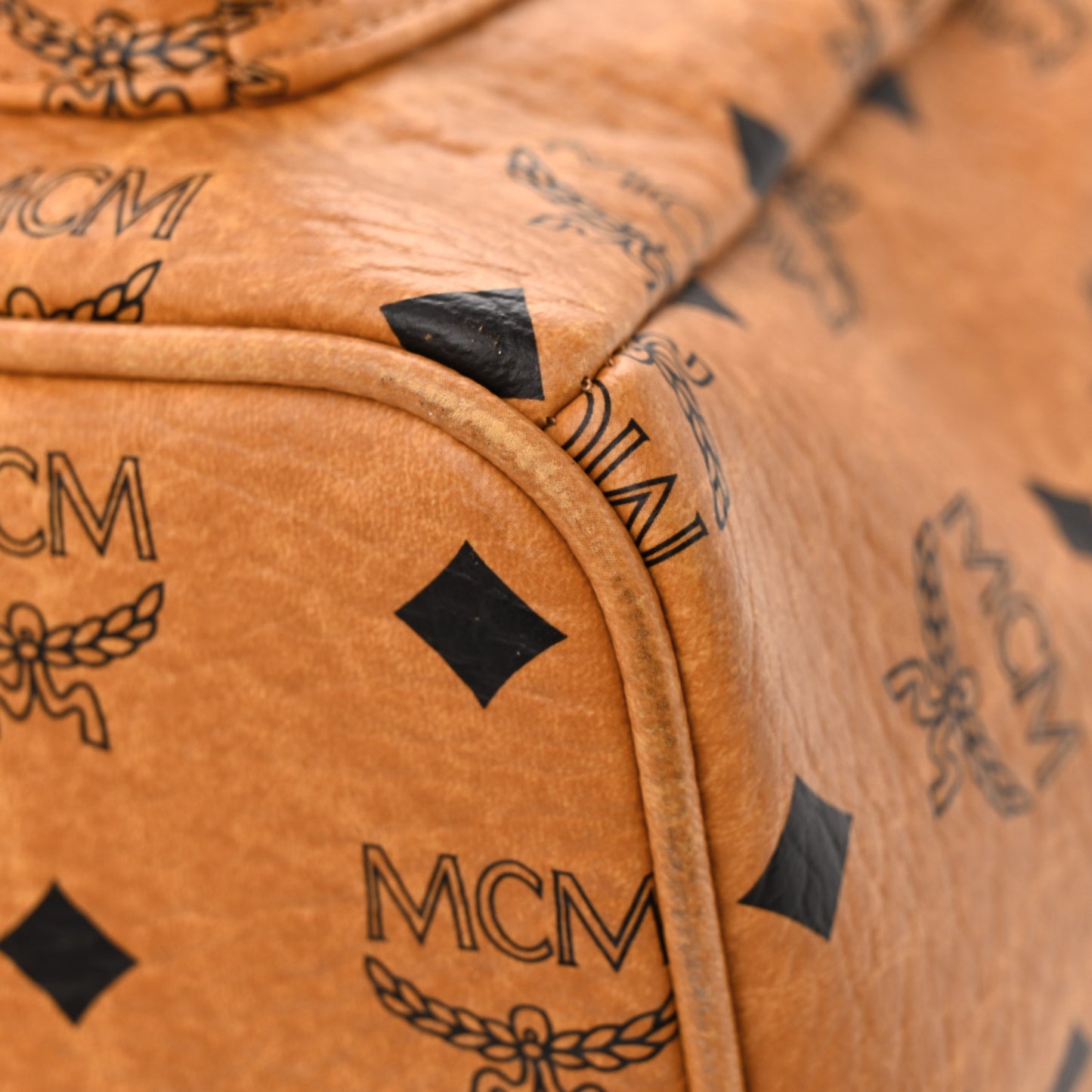 Visetos Crown Stud Medium Stark Backpack Cognac