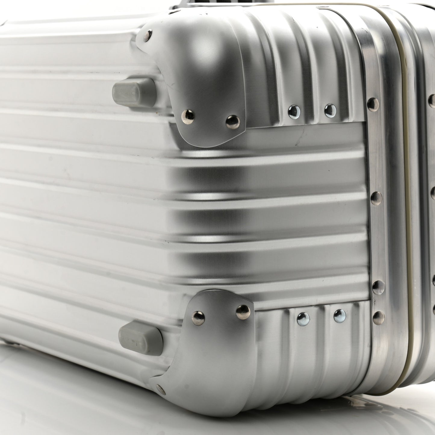 Aluminum Topas Vanity Case Silver