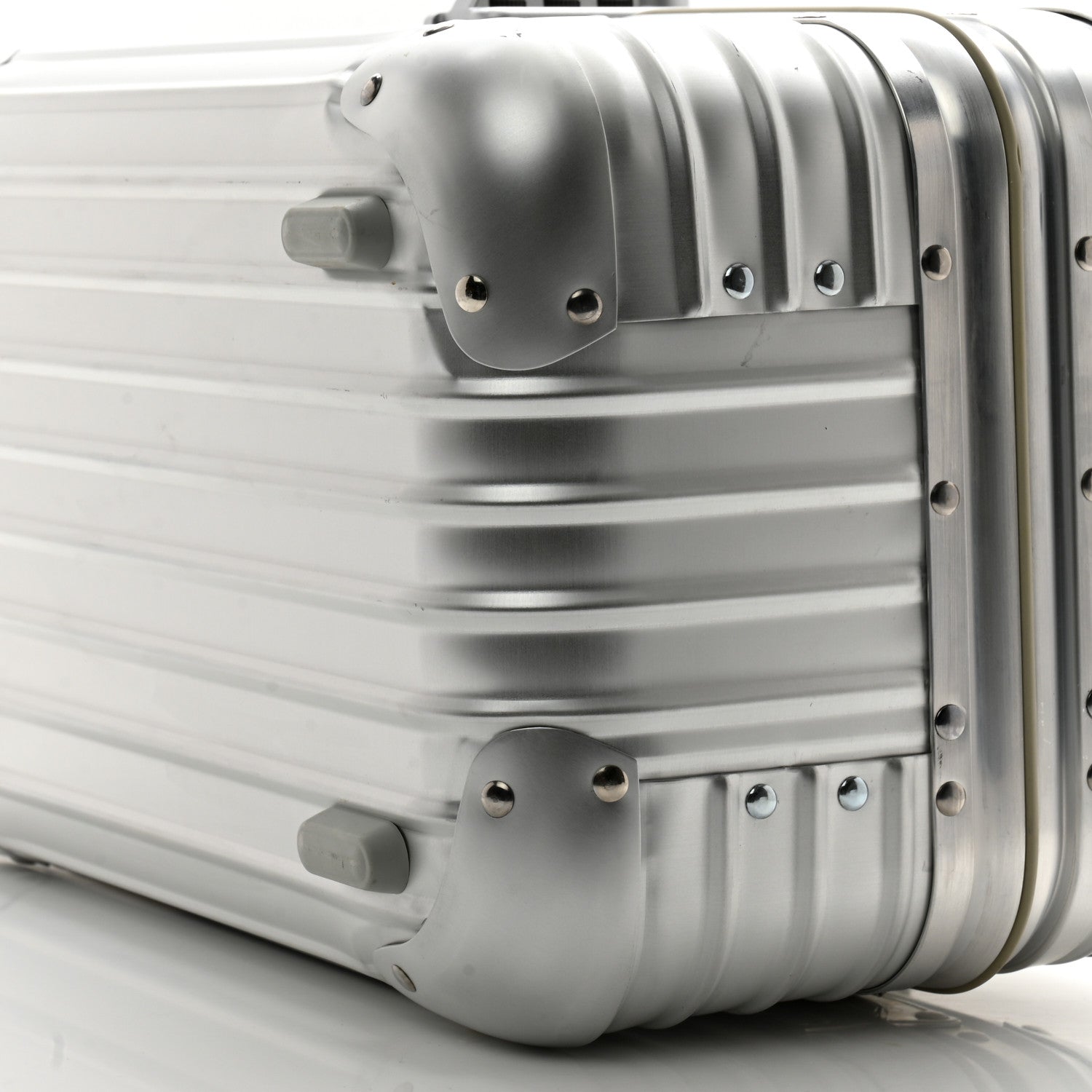 Rimowa Aluminum Topas Vanity Case Silver 10 of 20