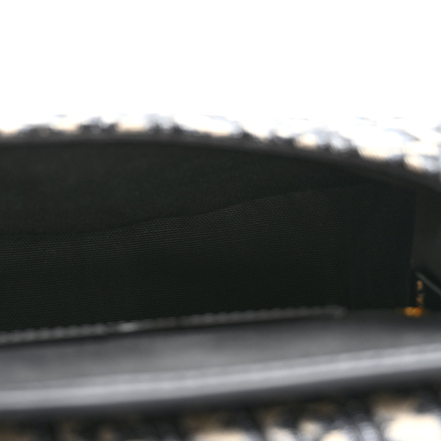 Oblique Medium Bobby Flap Blue