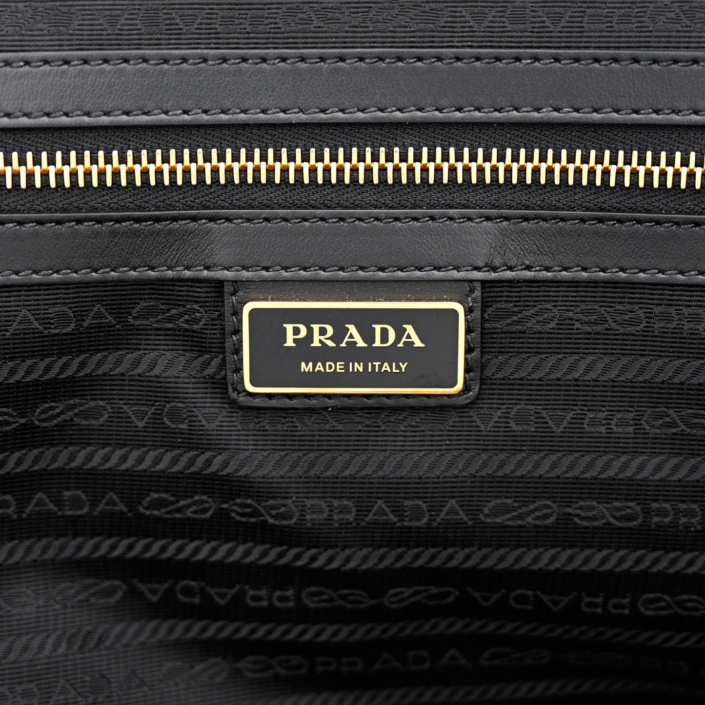 Jacquard Saffiano Triangolo Symbole Embroidered Medium Travel Bag Black Corda