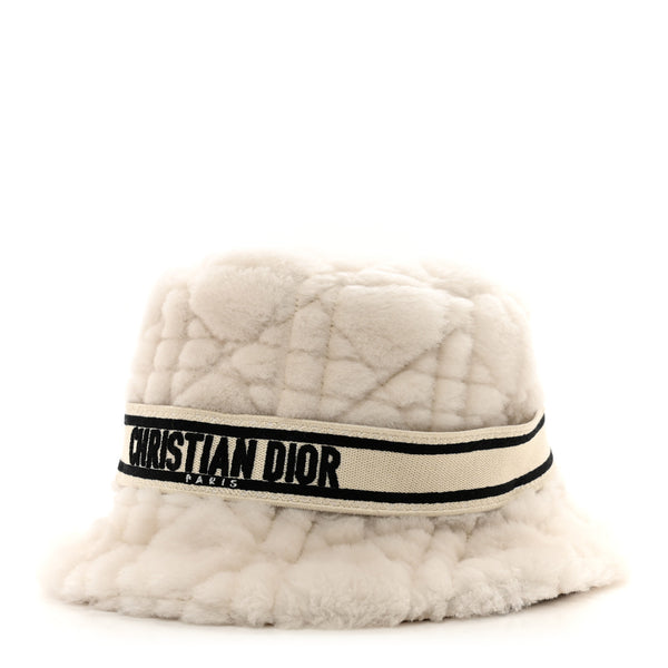 Dior ホワイトファー帽子 ポンポン付き DSK08003 184254e0c16329902ff983b683570d