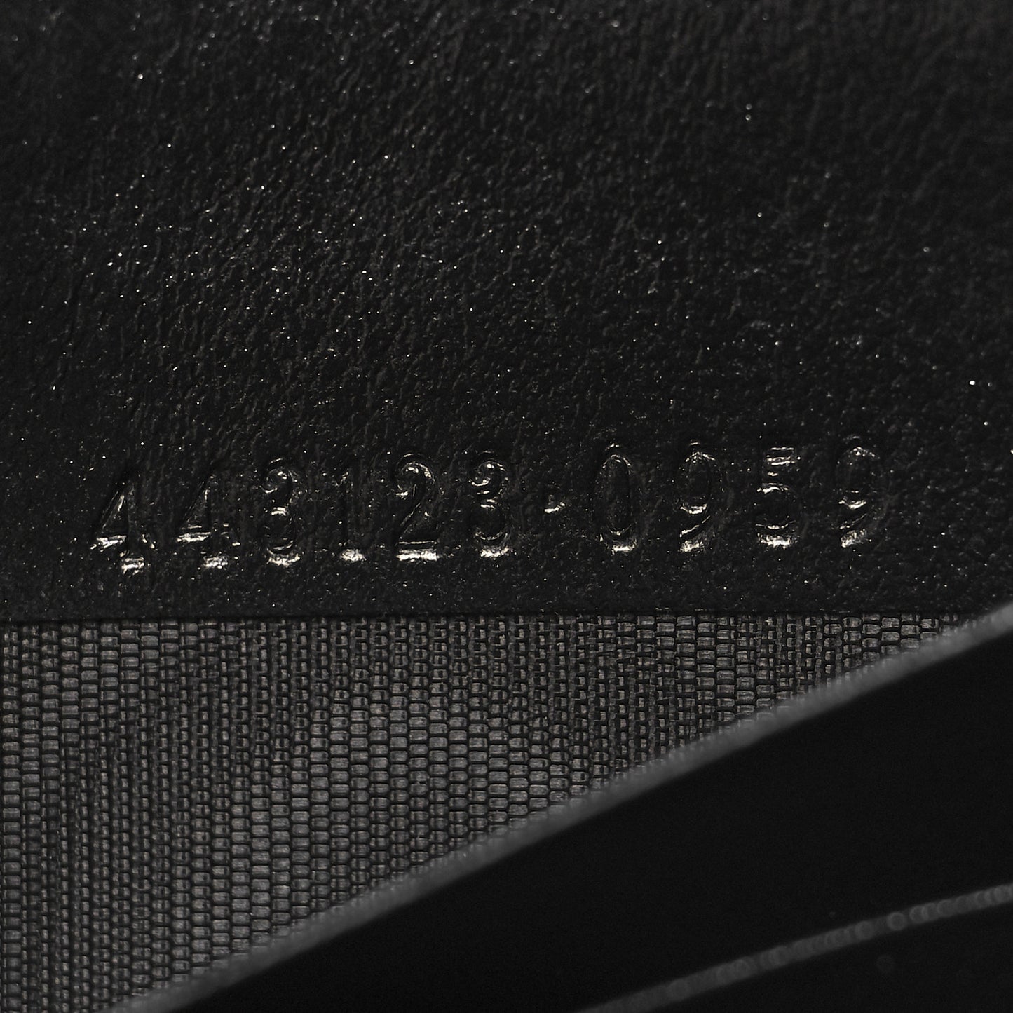 Calfskin Matelasse GG Marmont Zip Around Wallet Black