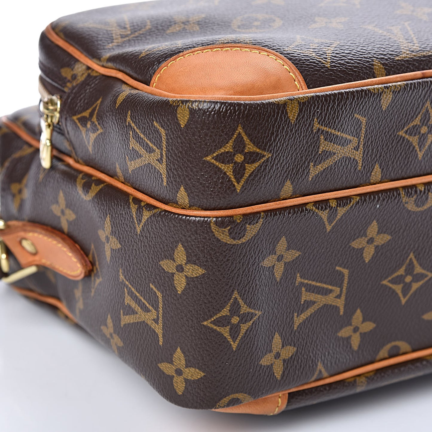 Monogram Nil 28