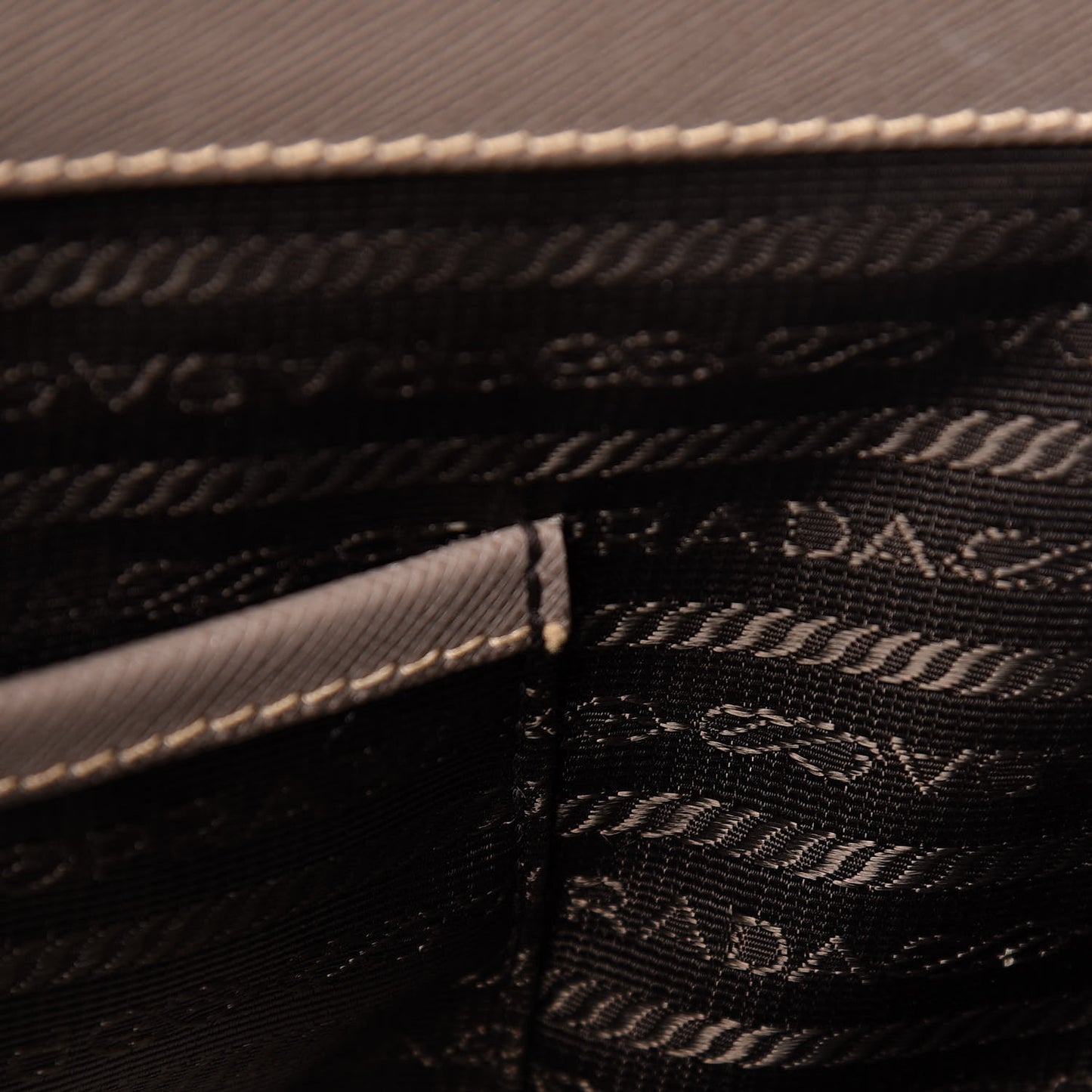 Saffiano Large Galleria Double Zip Tote Argilla