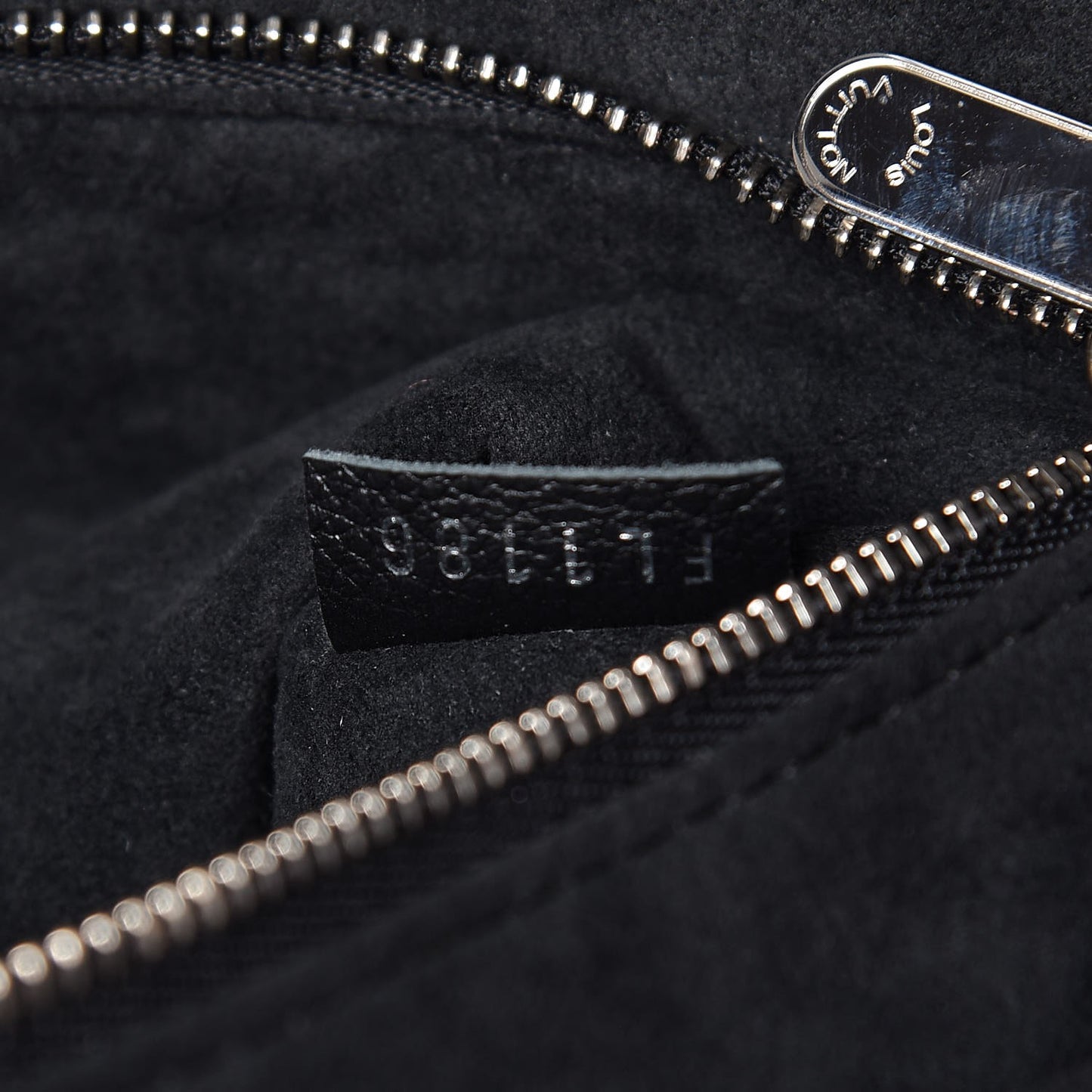 Calfskin Lockme Cabas Black