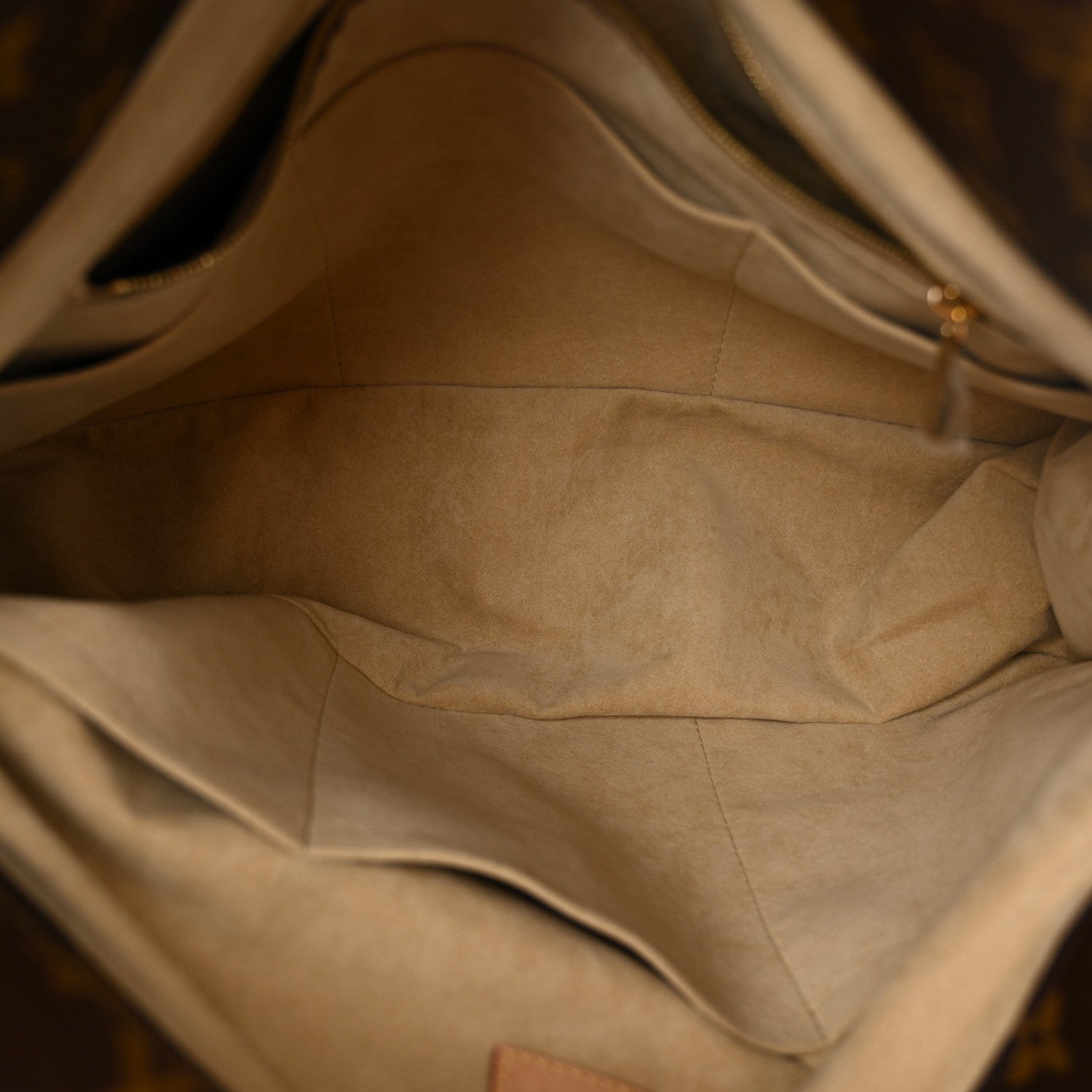 Louis Vuitton Monogram Artsy MM 5 of 10