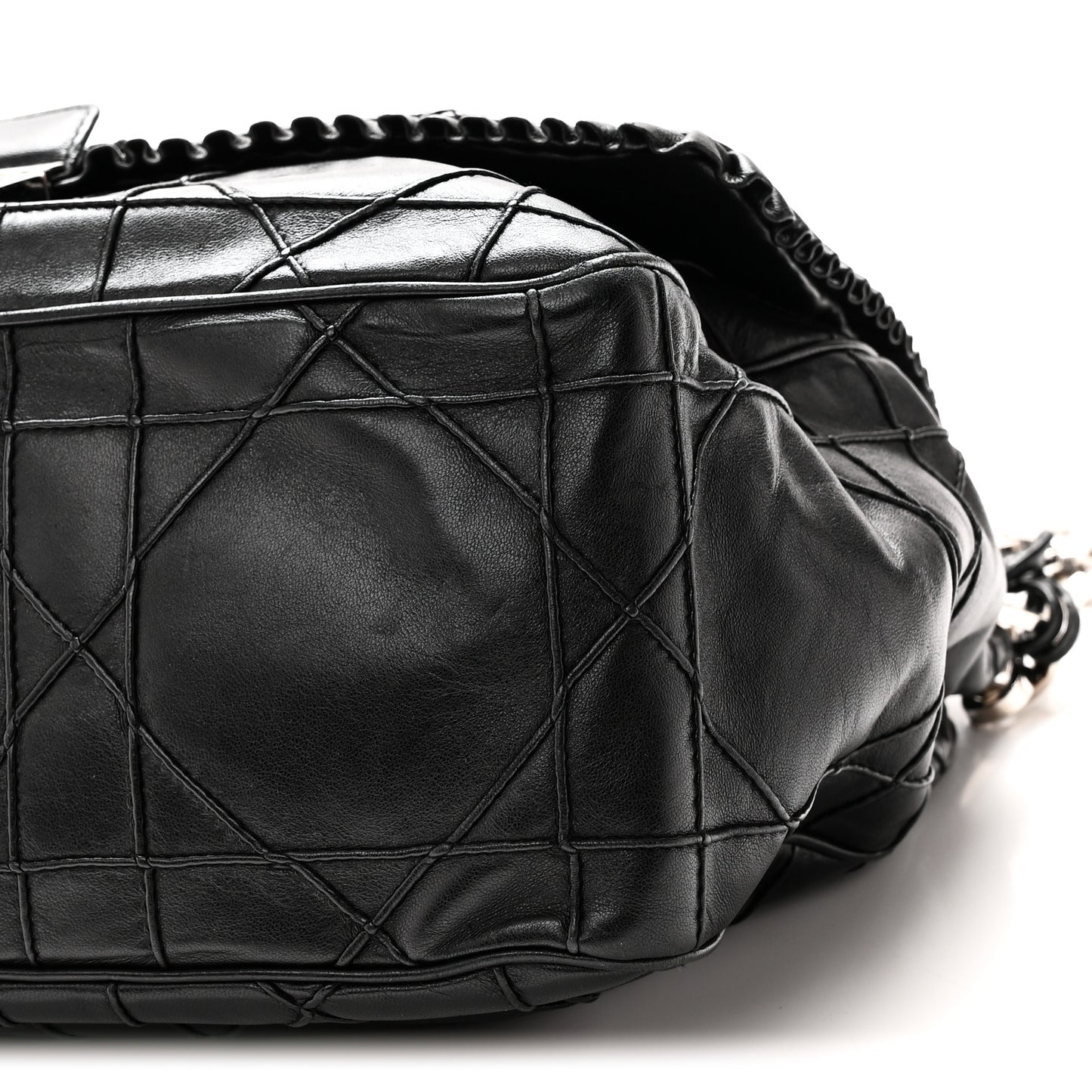 Lambskin Cannage Large Ruffle New Lock Flap Black