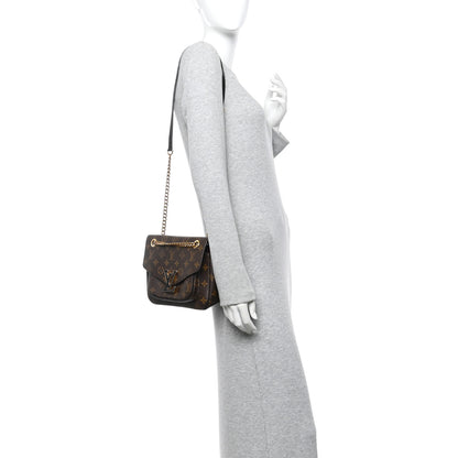 Louis Vuitton Monogram Passy 2 of 9