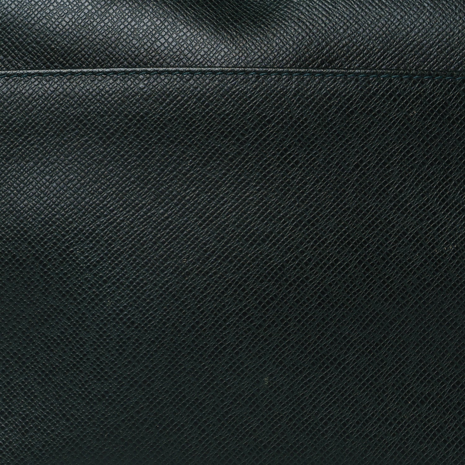 Louis Vuitton Taiga Reporter Messenger Epicea 7 of 12