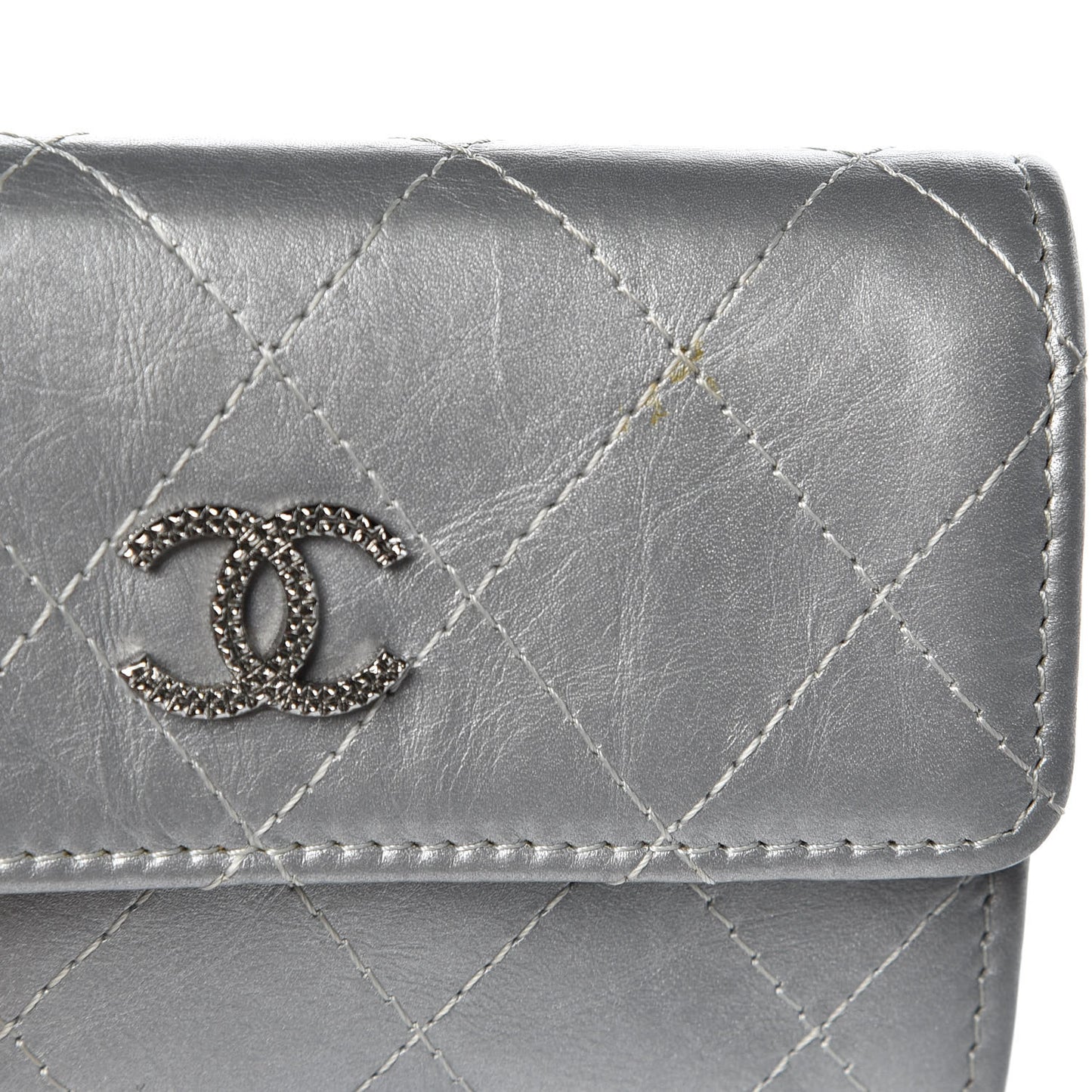 Metallic Calfskin Quilted Palette Card Holder Silver