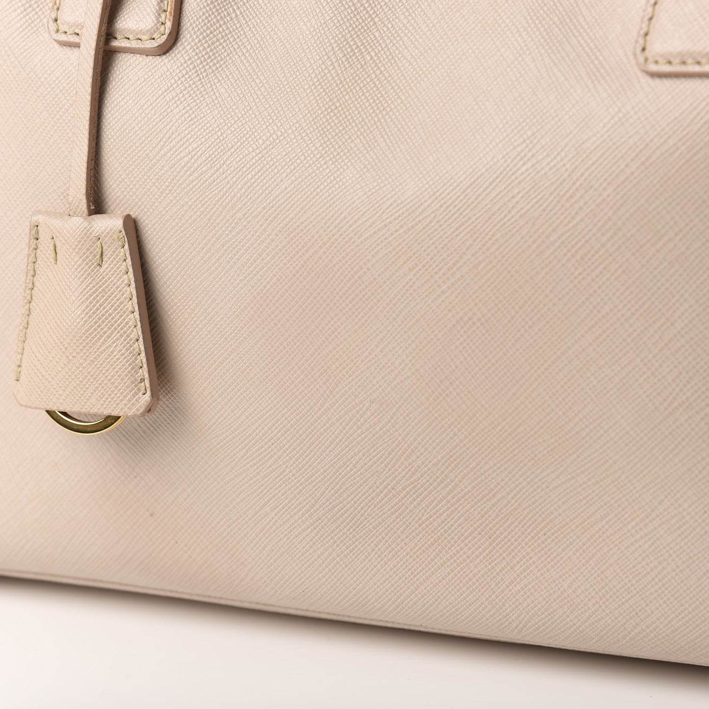 Saffiano Lux Medium Tote Sabbia